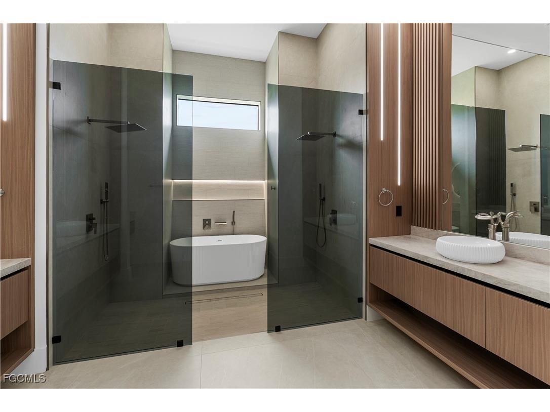 105 SW 33rd Place Cape Coral FL 33991 2025011623 image24