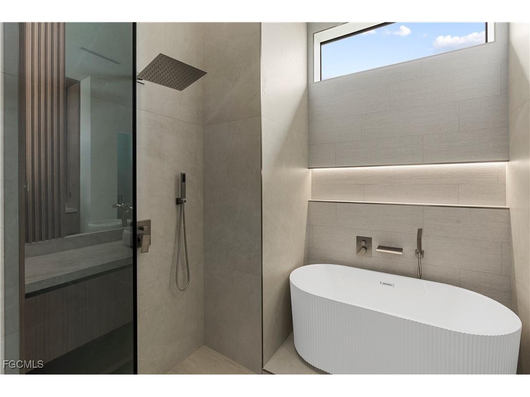 105 SW 33rd Place Cape Coral FL 33991 2025011623 image28