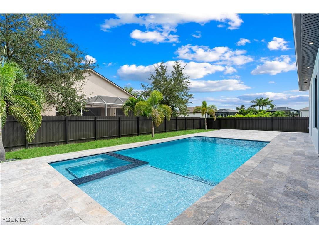 105 SW 33rd Place Cape Coral FL 33991 2025011623 image32