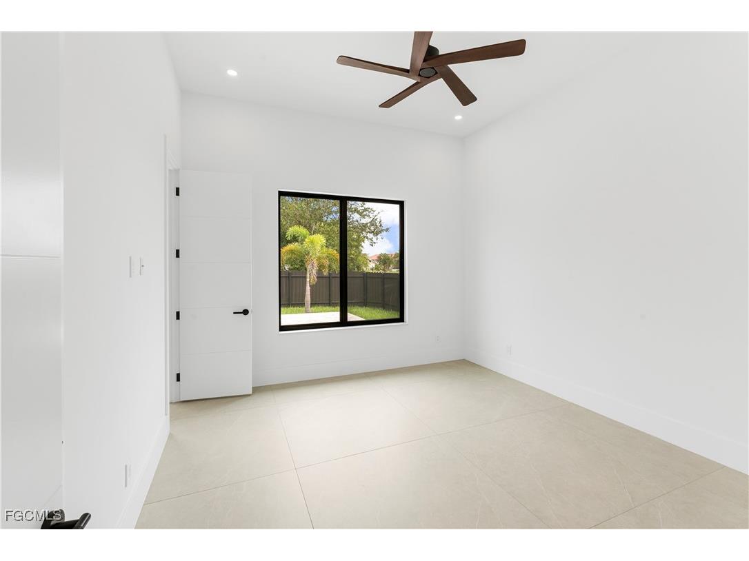 105 SW 33rd Place Cape Coral FL 33991 2025011623 image38
