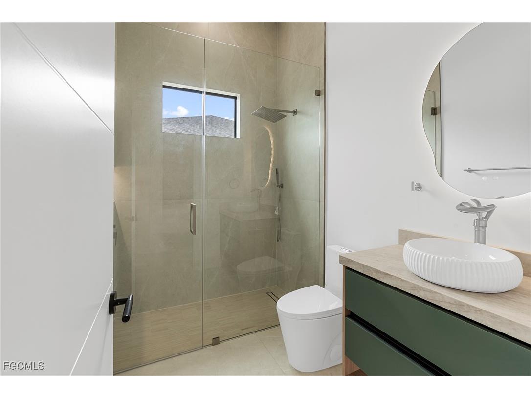 105 SW 33rd Place Cape Coral FL 33991 2025011623 image41