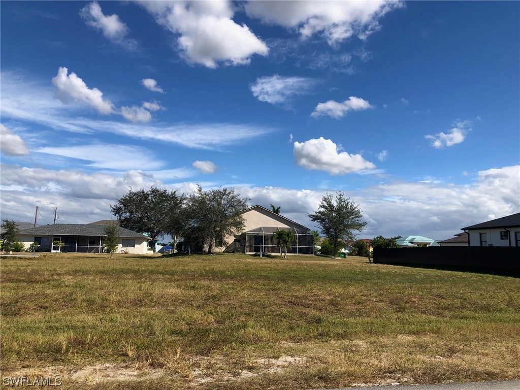 105 SW 33rd Place Cape Coral FL 33991 223083814 image1