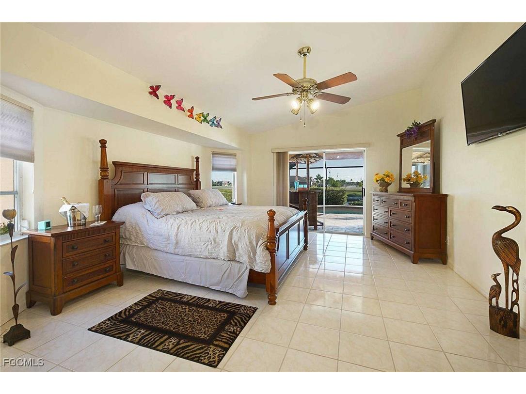 105 SW 39th Place Cape Coral FL 33991 2025009818 image11