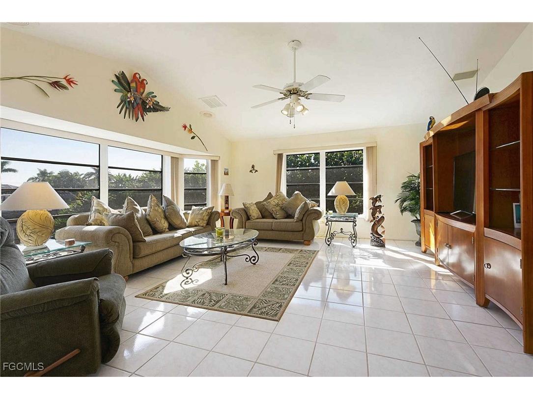 105 SW 39th Place Cape Coral FL 33991 2025009818 image5