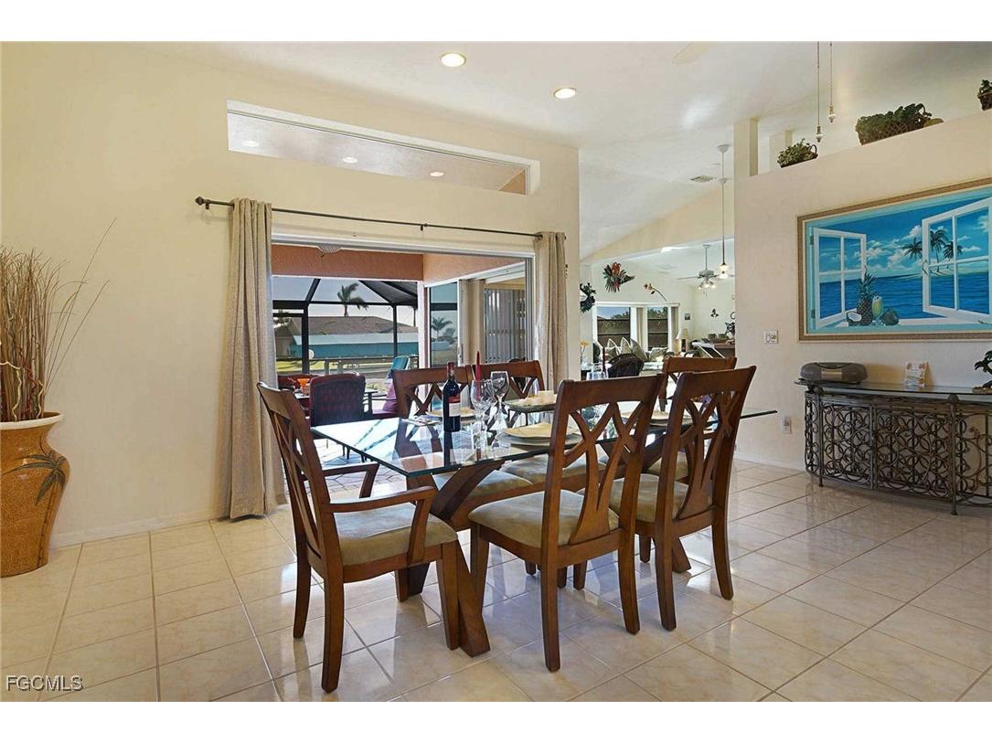 105 SW 39th Place Cape Coral FL 33991 2025009818 image7