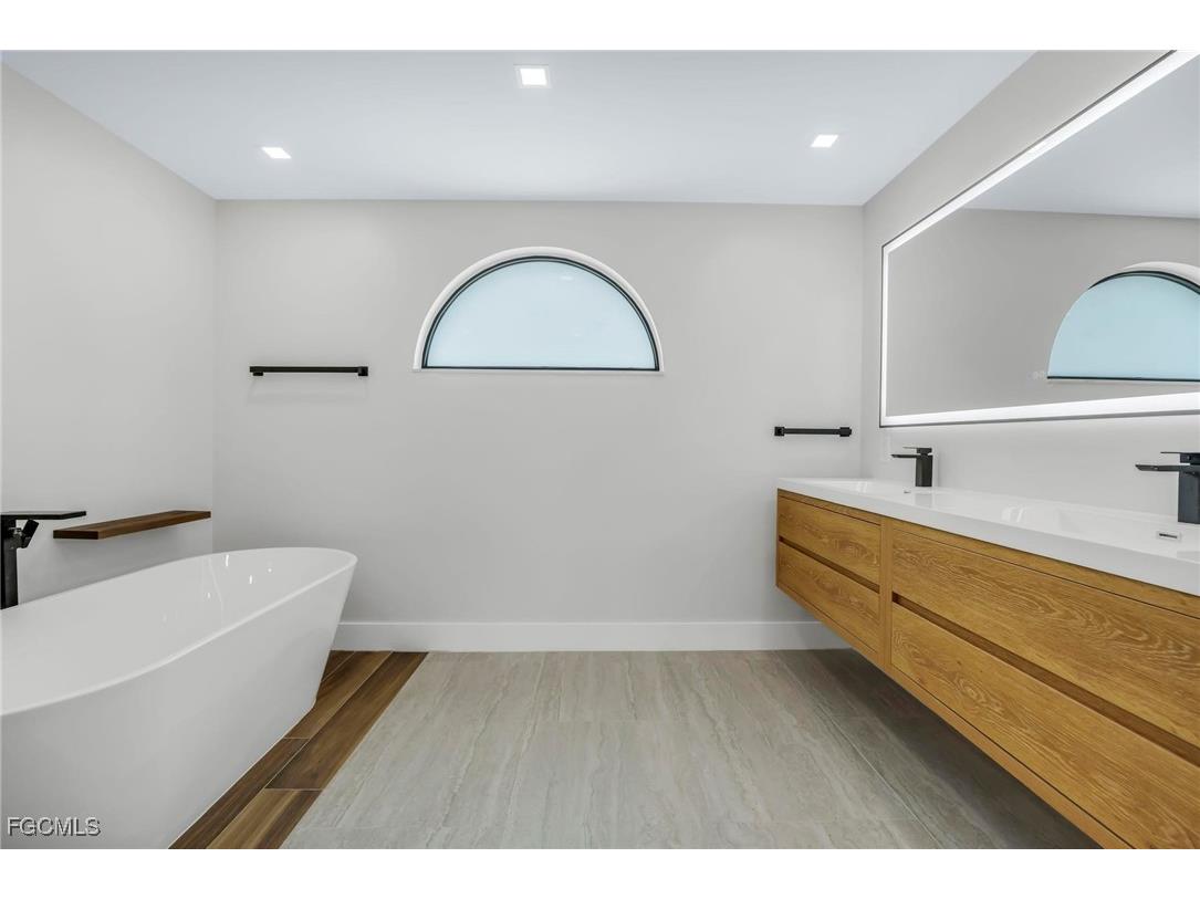 105 Sinclair Street SE Port Charlotte FL 33952 2025012090 image28