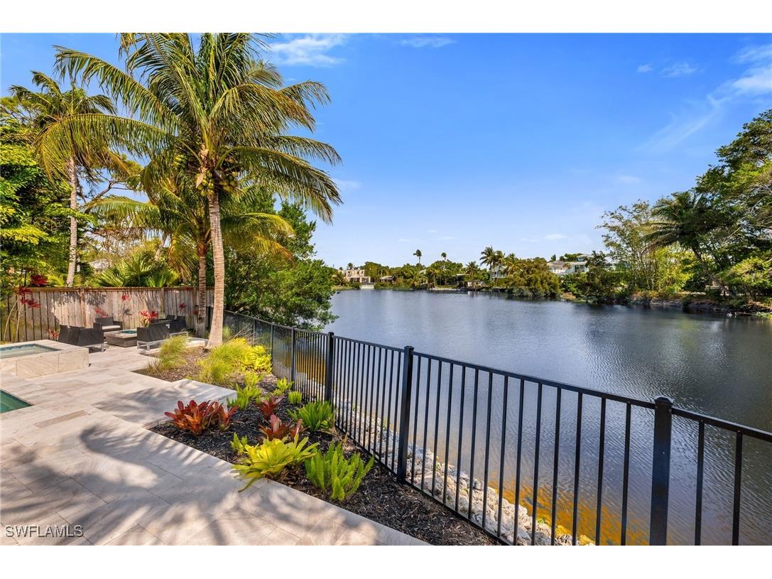 1050 11th Street N Naples FL 34102 225019576 image3