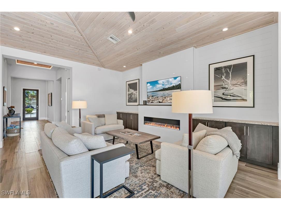 1050 11th Street N Naples FL 34102 225019576 image8