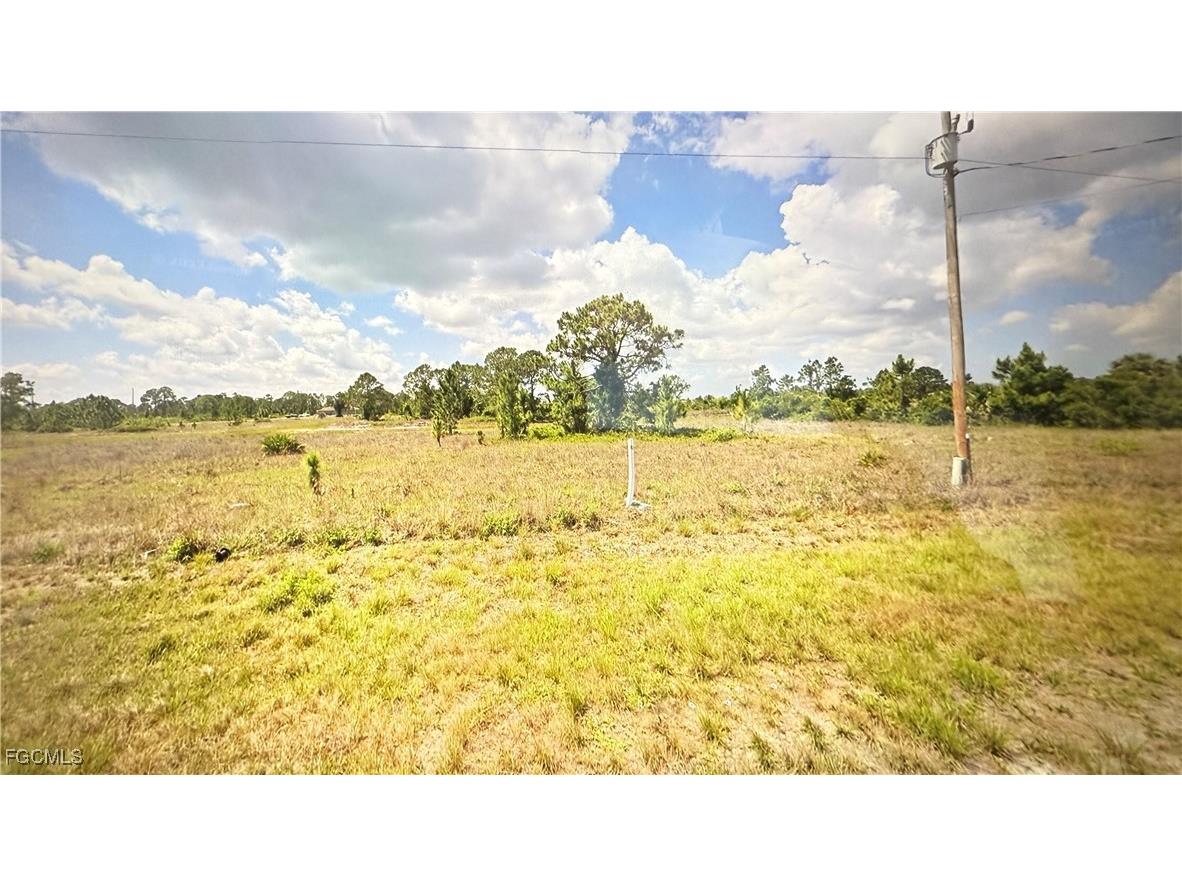 1050 Darlington Street Lehigh Acres FL 33974 2025010457 image1