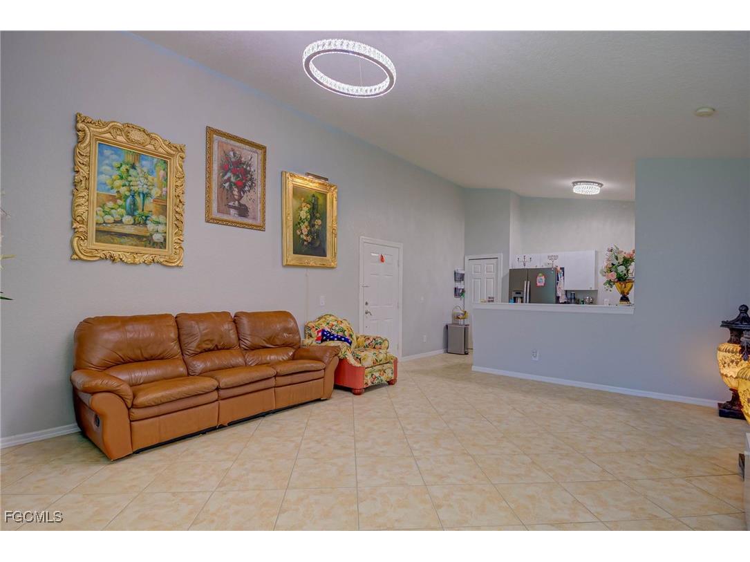 1050 Hancock Creek South Boulevard #203 Cape Coral FL 33909 2025017730 image5