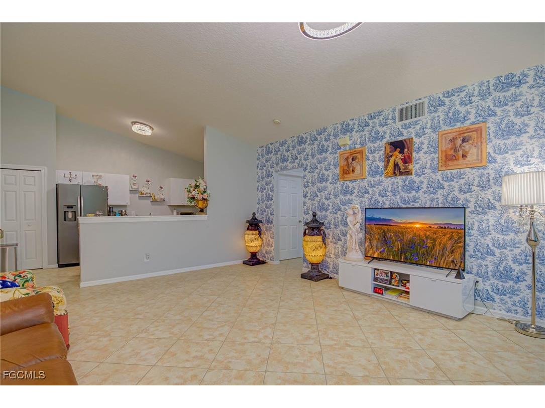 1050 Hancock Creek South Boulevard #203 Cape Coral FL 33909 2025017730 image6