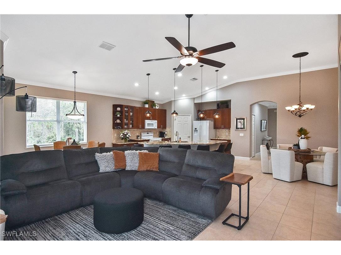 10501 Sevilla Drive #202 Fort Myers FL 33913 225001358 image1