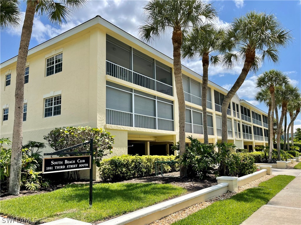 1051 3rd Street S #303 Naples FL 34102 223011103 image1