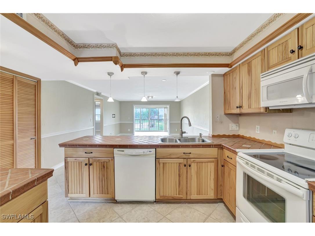 1051 Foxfire Lane #309 Naples FL 34104 225052939 image5