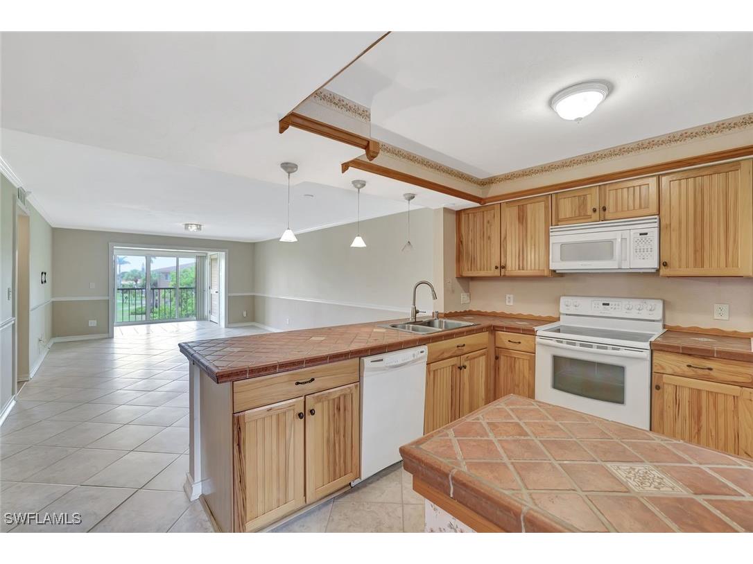 1051 Foxfire Lane #309 Naples FL 34104 225052939 image7