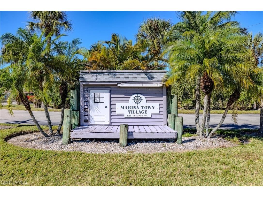 1051 Palm Avenue #112 North Fort Myers FL 33903 224017987 image1