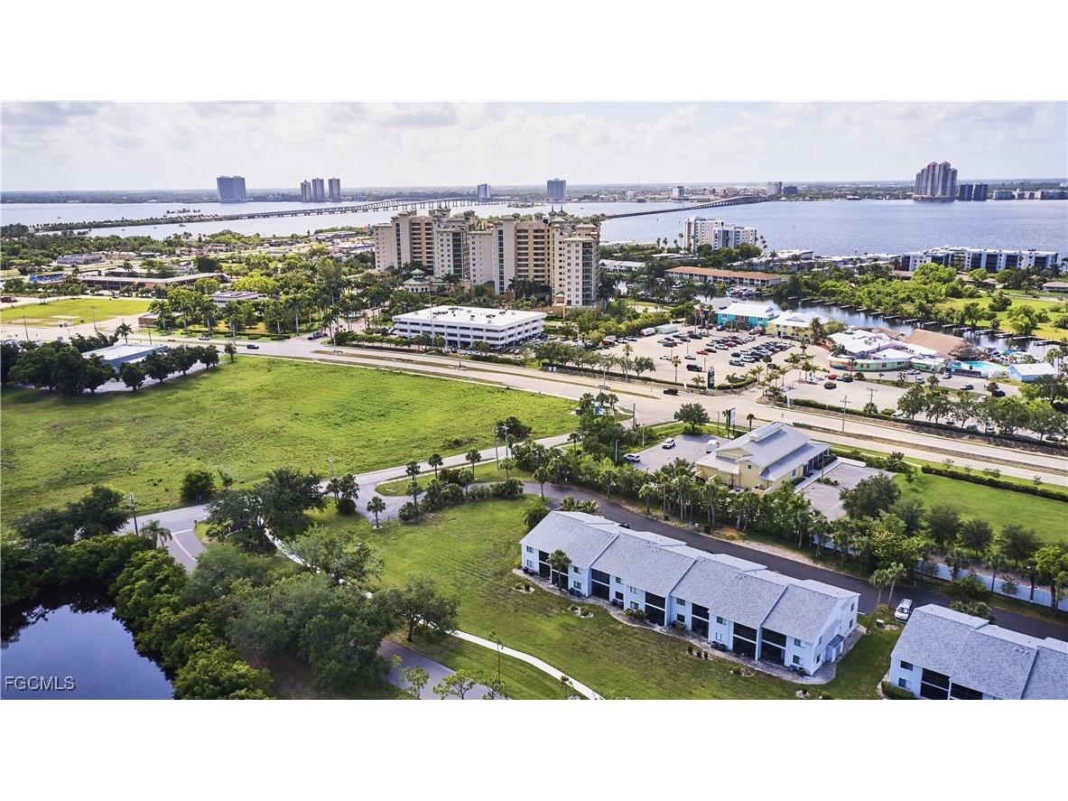 1051 Palm Avenue #117 North Fort Myers FL 33903 2025022685 image3
