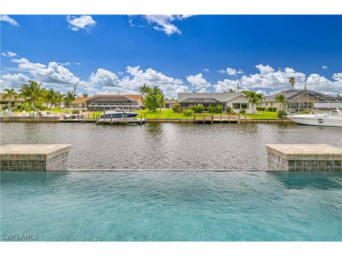 1051 SE 20th Court Cape Coral FL 33990 224043126 image1