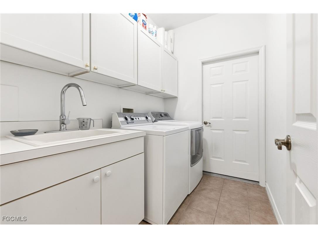 10521 Diamante Way Fort Myers FL 33913 2025021107 image19