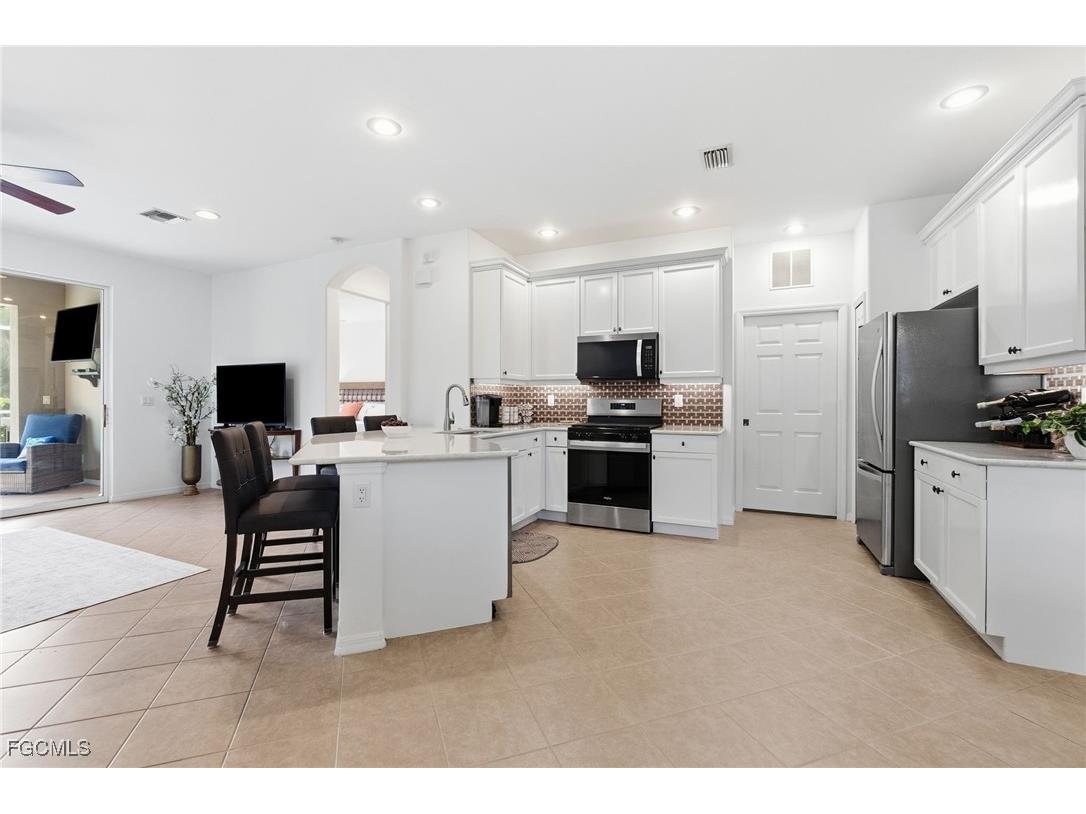 10521 Diamante Way Fort Myers FL 33913 2025021107 image8