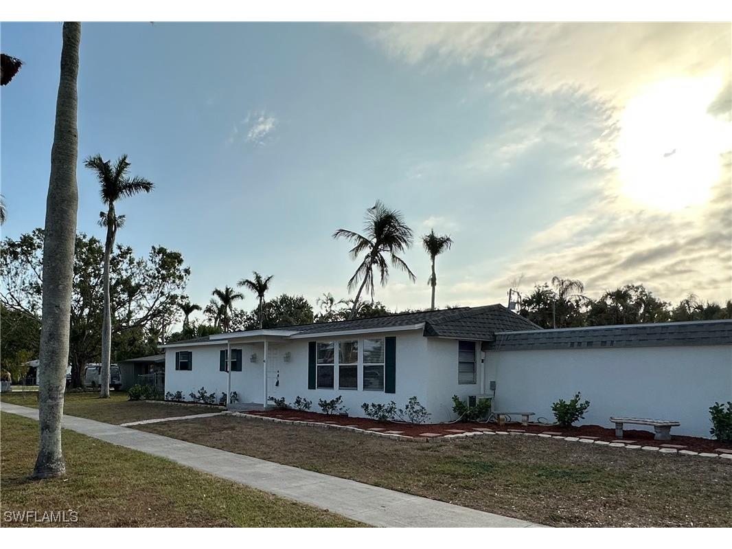 10521 Mcgregor Boulevard Fort Myers FL 33919 223024710 image1