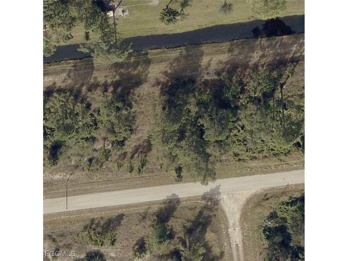 1053 Dearborn Street Lehigh Acres FL 33974 2025024697 image5