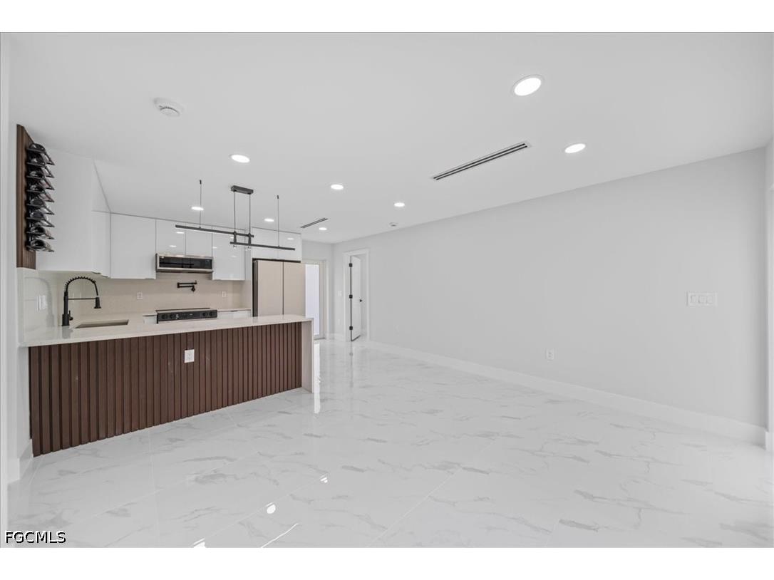 1053 Joponica Avenue S Lehigh Acres FL 33974 2026018251 image5
