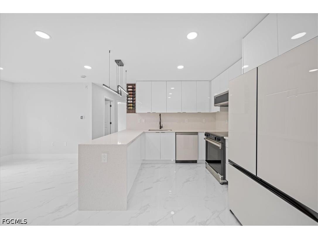 1053 Joponica Avenue S Lehigh Acres FL 33974 2026018251 image8