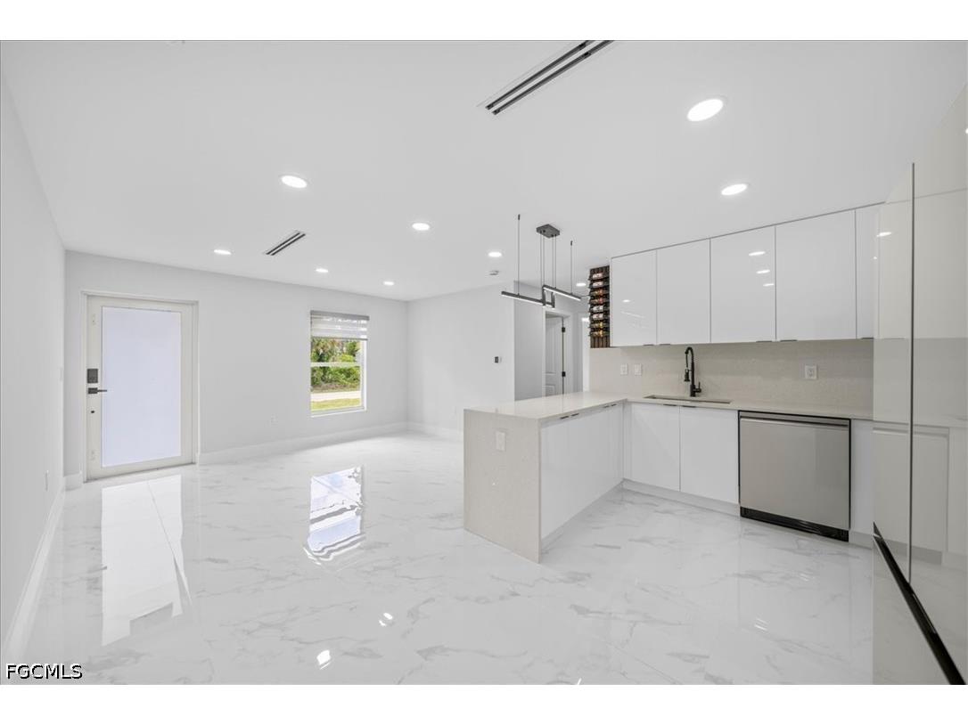 1053 Joponica Avenue S Lehigh Acres FL 33974 2026018251 image9