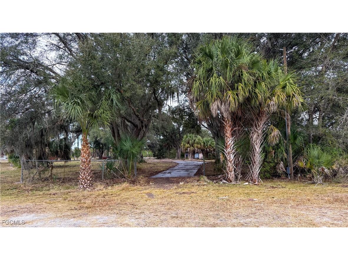 1053 Right Side Road Moore Haven FL 33471 2026004796 image3