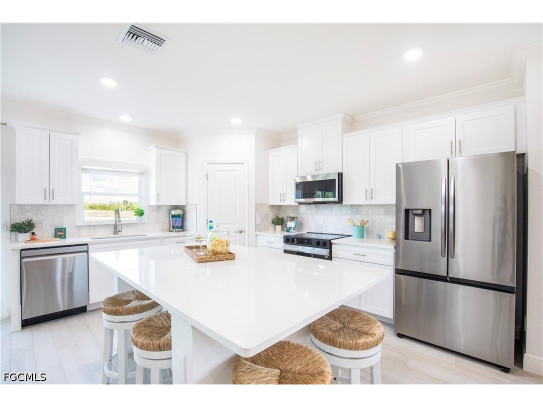 10530 Fountain Palm Circle Bokeelia FL 33922 2026014570 image5