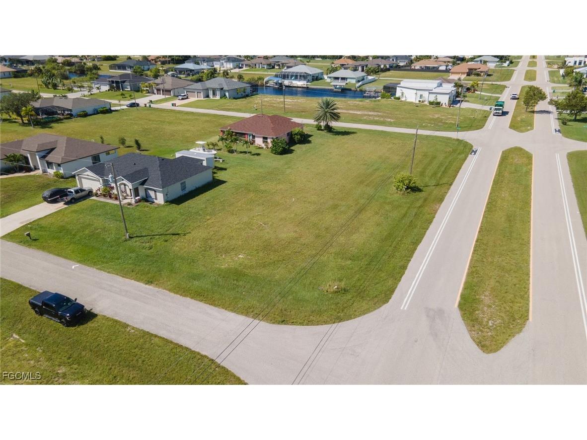 1054 NW 33rd Place Cape Coral FL 33993 2025013678 image1