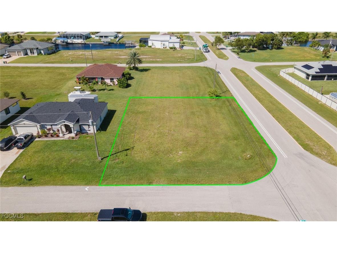 1054 NW 33rd Place Cape Coral FL 33993 2025013678 image2