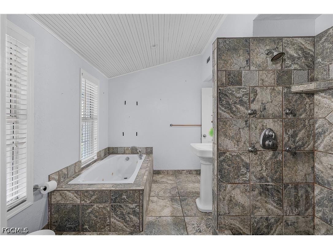 10545 Habitat Trail Bokeelia FL 33922 2026023398 image17