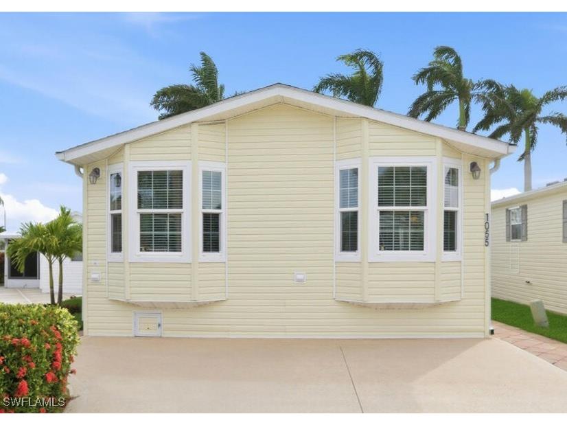 1055 Diamond Lake Circle Naples FL 34114 225079285 image1