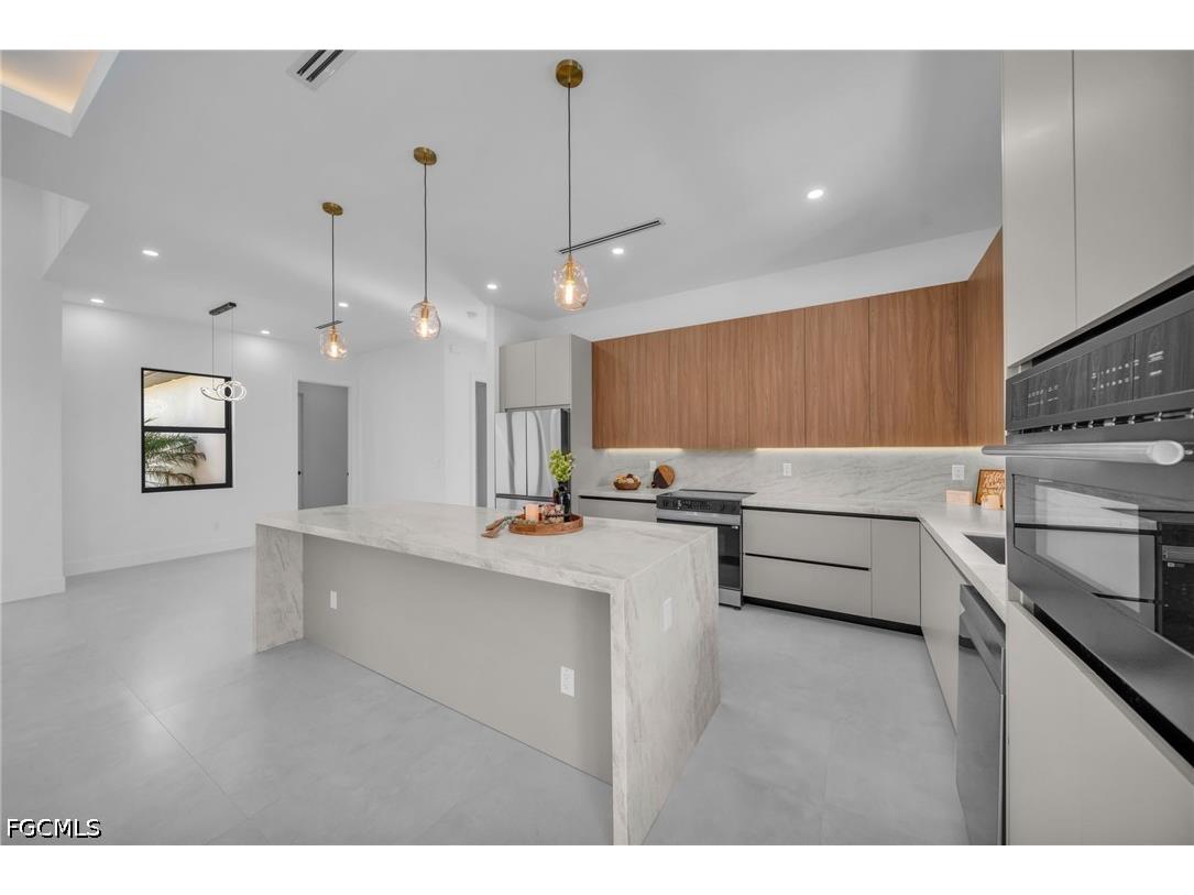 1055 Embers Parkway W Cape Coral FL 33993 2026017580 image11