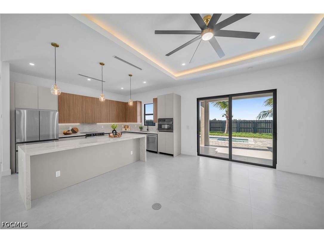 1055 Embers Parkway W Cape Coral FL 33993 2026017580 image4