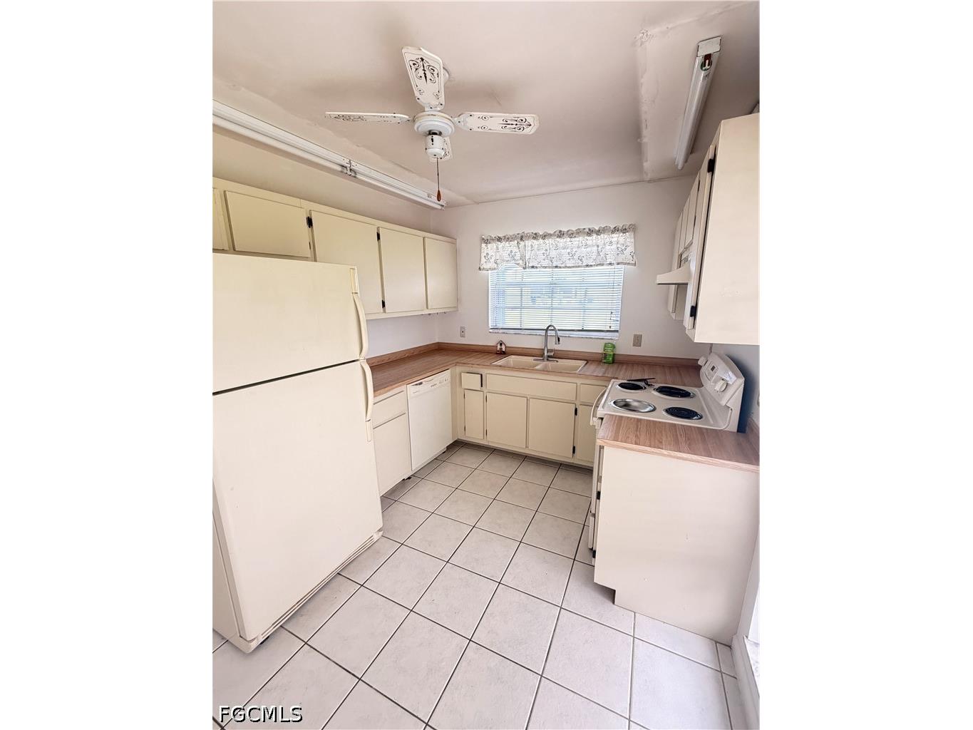 10554 Quincy Court Lehigh Acres FL 33936 2026024037 image5