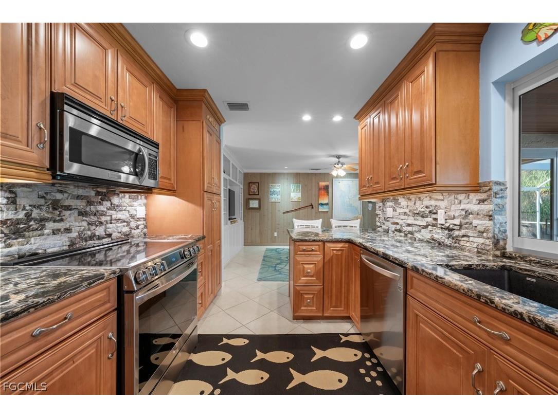 1056 S Yachtsman Drive Sanibel FL 33957 2026003596 image8
