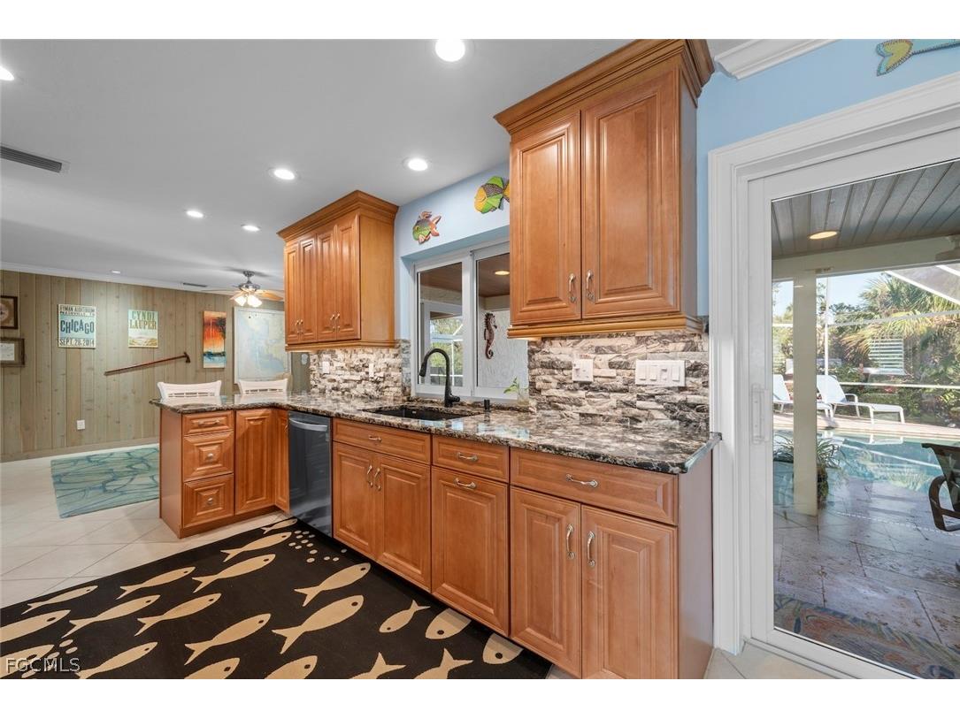 1056 S Yachtsman Drive Sanibel FL 33957 2026003596 image9