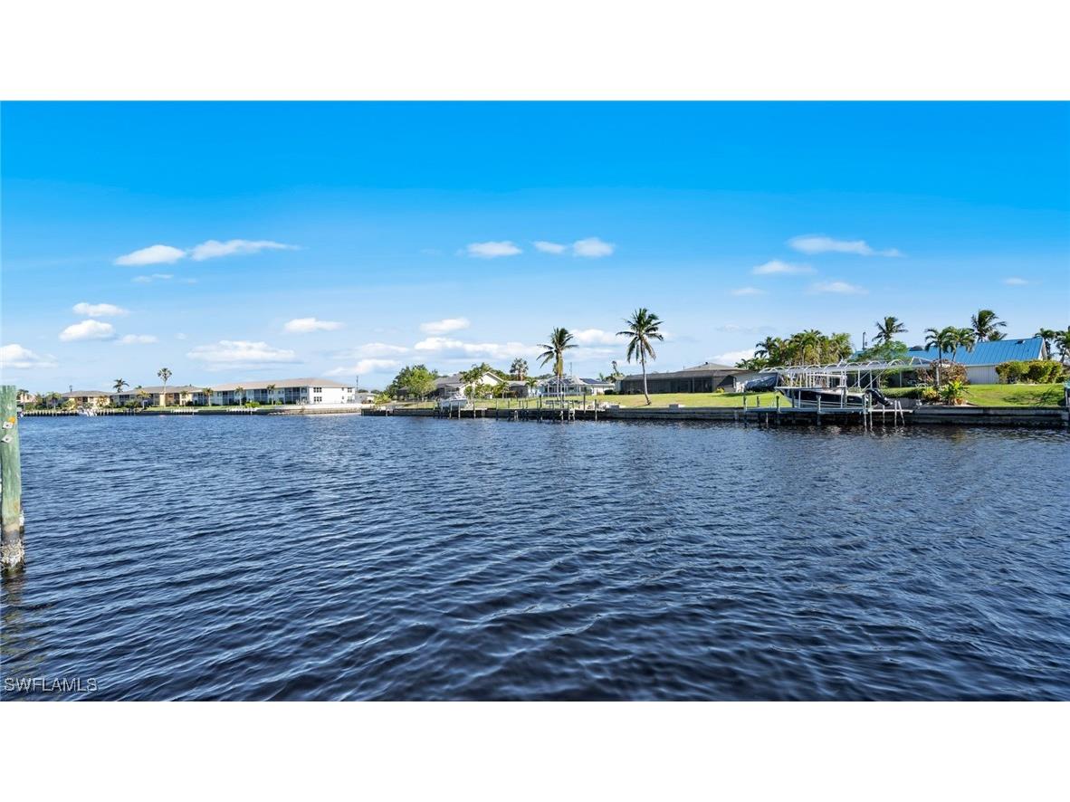 1056 SE 43rd Street Cape Coral FL 33904 224102083 image1