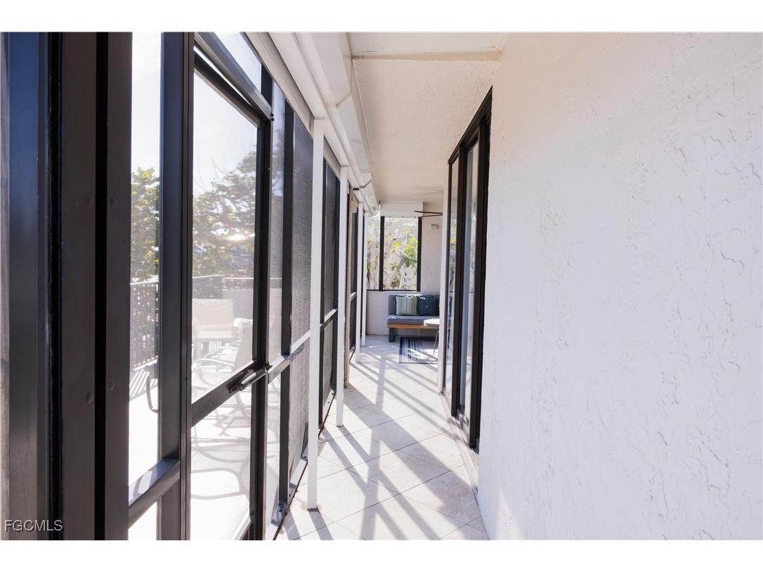 10562 Gulf Shore Drive #101/102 Naples FL 34108 2025005157 image2