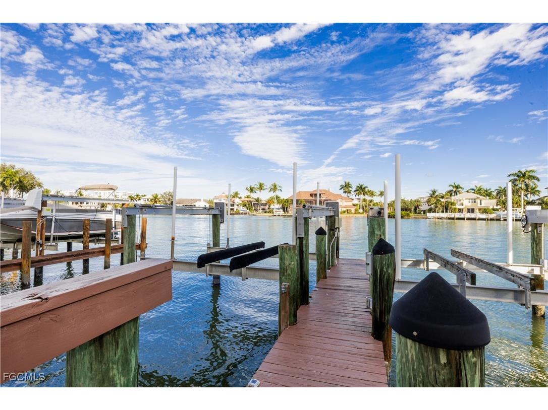 10562 Gulf Shore Drive #101/102 Naples FL 34108 2025005157 image40