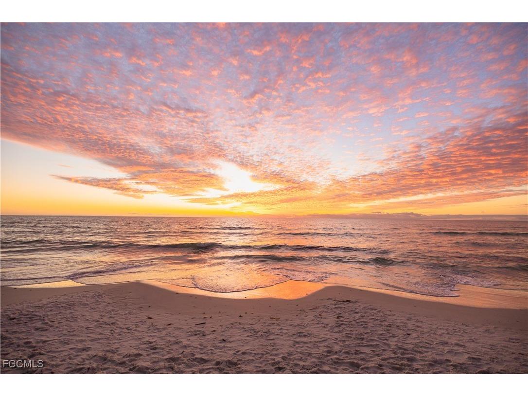 10562 Gulf Shore Drive #101/102 Naples FL 34108 2025005157 image45