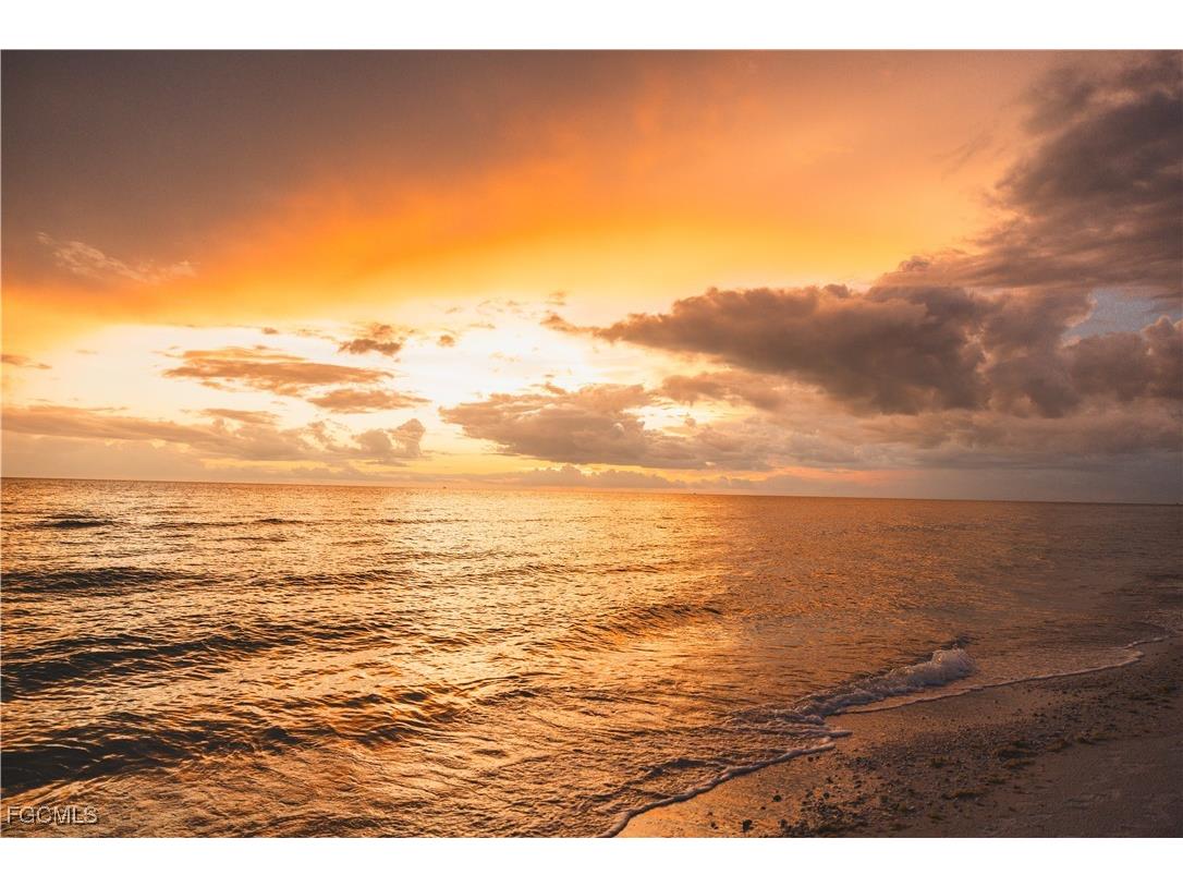 10562 Gulf Shore Drive #101/102 Naples FL 34108 2025005157 image47