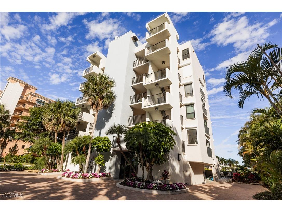 10562 Gulf Shore Drive #101/102 Naples FL 34108 2025005157 image49