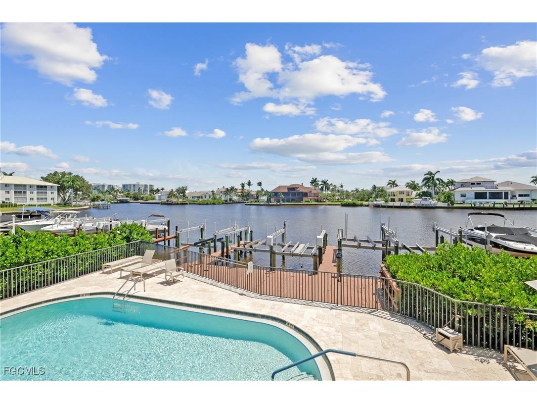 10562 Gulf Shore Drive #101/102 Naples FL 34108 2025015927 image1