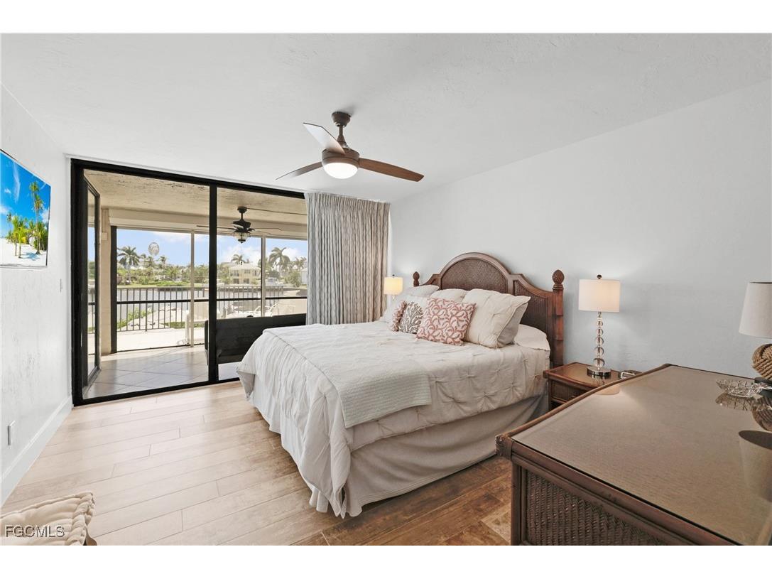 10562 Gulf Shore Drive #101/102 Naples FL 34108 2025015927 image17