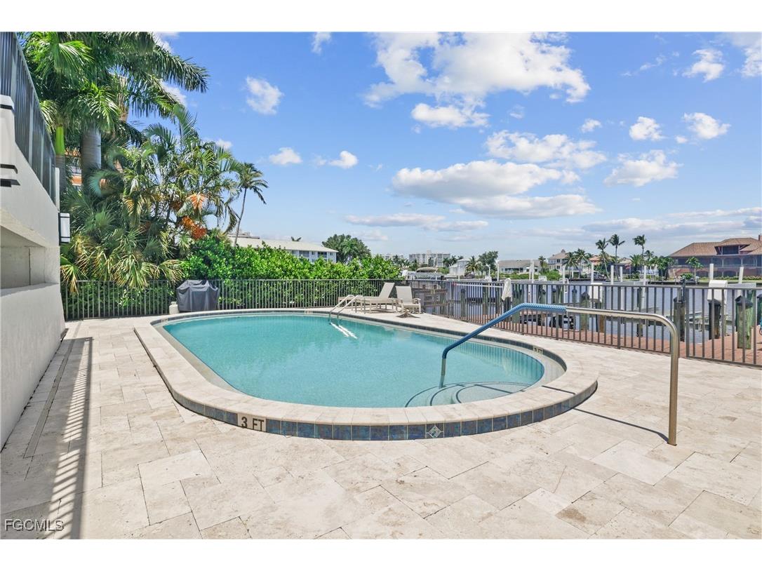 10562 Gulf Shore Drive #101/102 Naples FL 34108 2025015927 image26