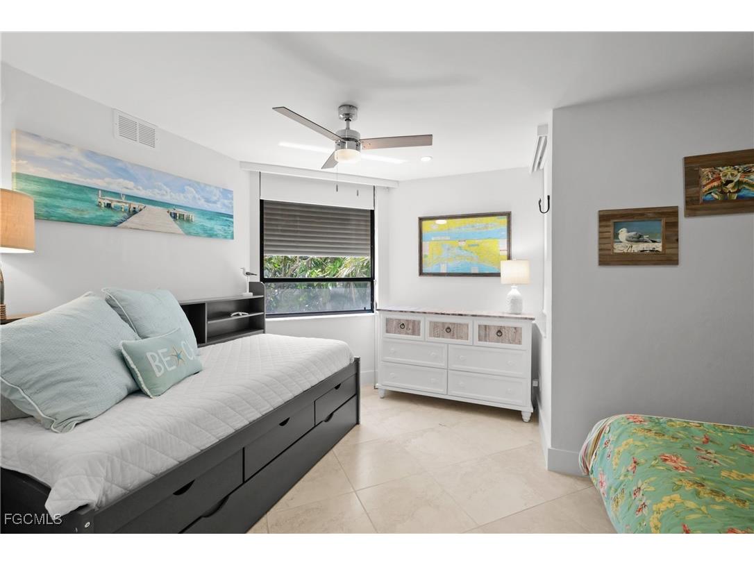 10562 Gulf Shore Drive #101/102 Naples FL 34108 2025015927 image6